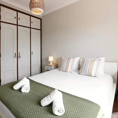 Peniche House بيت للعطل