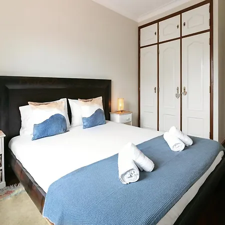 Peniche House بيت للعطل *